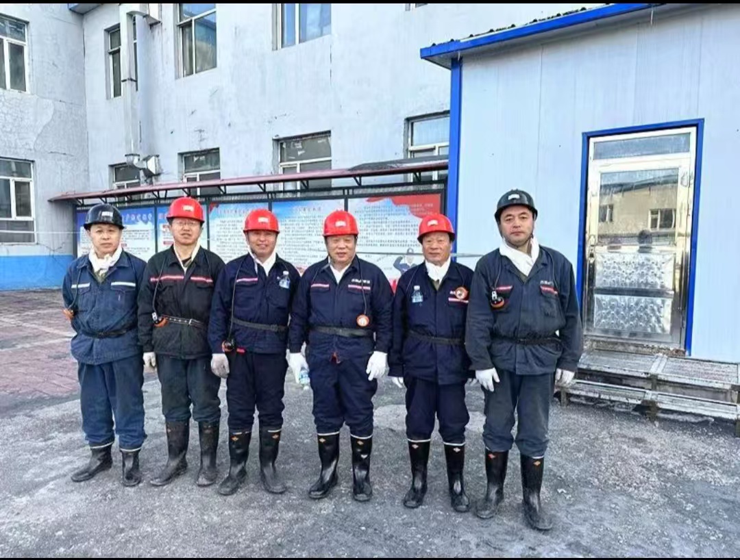  中國(guó)礦業(yè)大學(xué)（北京）煤炭研究院大坡度開(kāi)采協(xié)同創(chuàng)新中心主任張希望到通化礦業(yè)集團(tuán)進(jìn)行考察調(diào)研